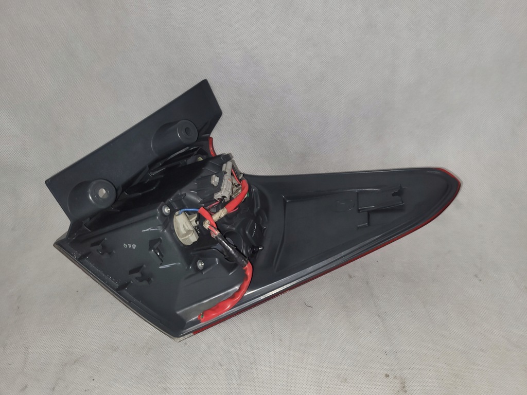 фото №9, Toyota auris ii lift лампа задня задня права lub ліва