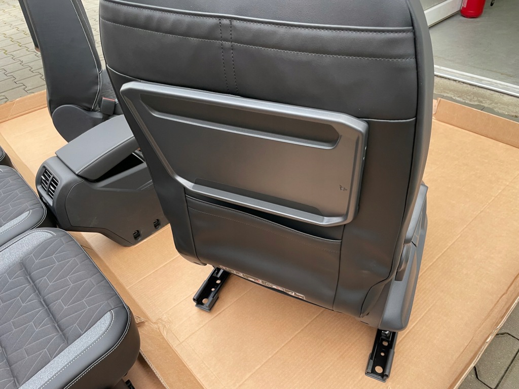 фото №6, Сиденья заднее сиденье vw touran 2015- кожа+ материал 7 человек nowe комплект