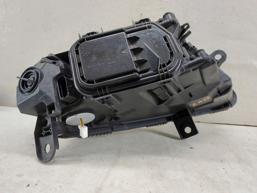 Audi a6 c6 4f рестайлінг  08-11 ксенон led ліва фара передня перед фара Зі Шроту