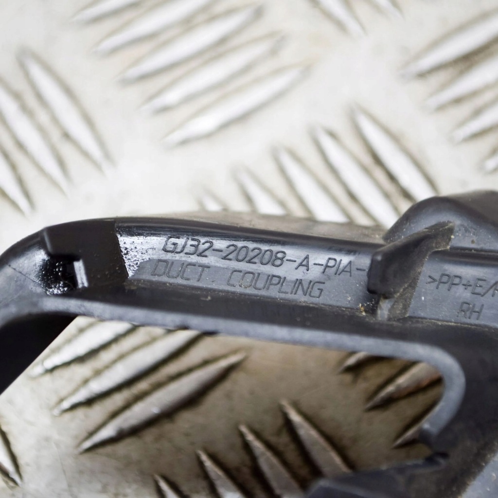 фото №6, Land rover range rover evoque l538 2017 часть трубы впуска воздуха