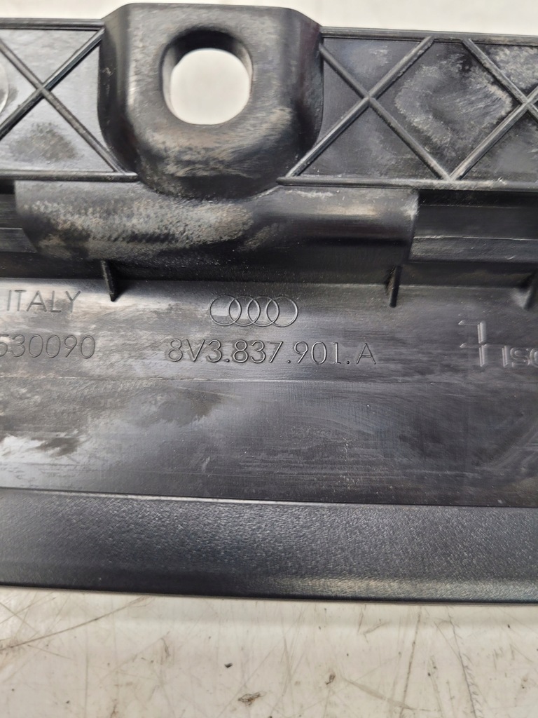 фото №5, Накладка защита стойка левая audi a3 8v 8v3837901a