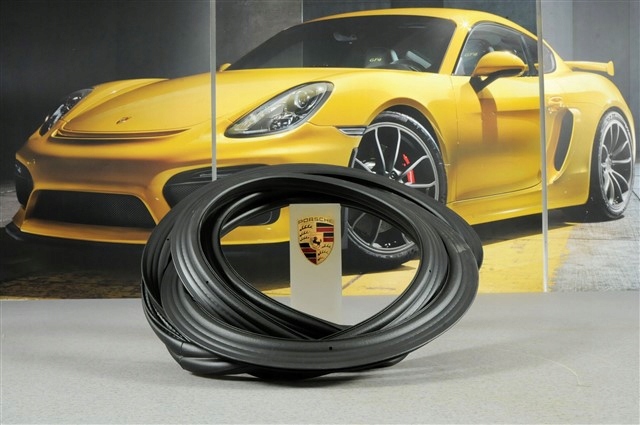 фото №1, Прокладка дверь левый перед porsche cayenne ii 7p5