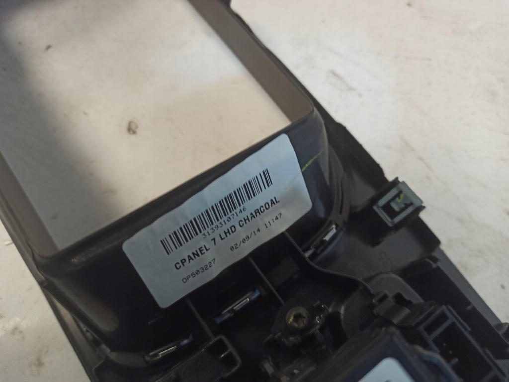 Volvo v40 ii r-design 2014 рамка корпус спідометра дисплея 31393363 в Україні