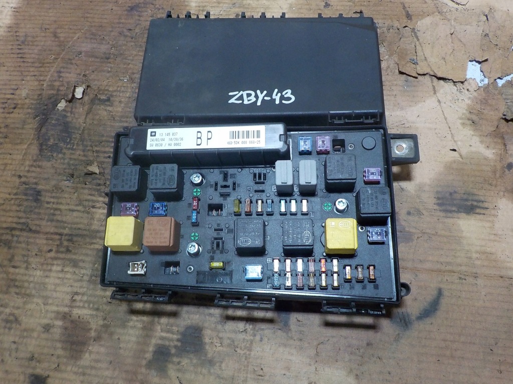 Купить Opel оригинальный номер 13145037