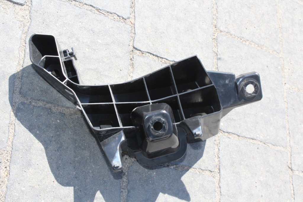 фото №9, Напрямна бампера правий задня lexus ux 52562-76020