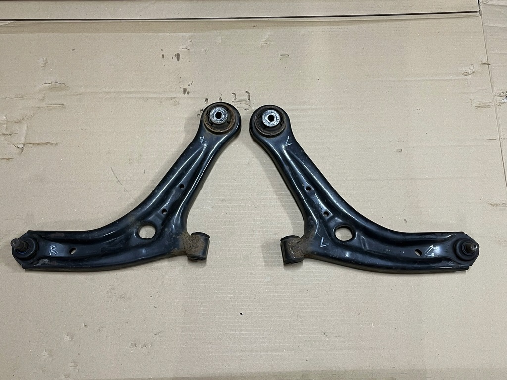 фото №1, Ford transit courier 14- важіль правий перед