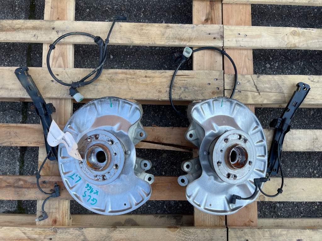 фото №1, Mercedes x166 gls поворотный кулак левая задняя 350d