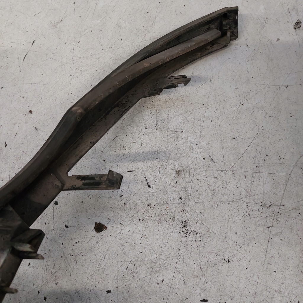 фото №10, Bmw 3 e46 молдинг pod фара правий перед 8227644