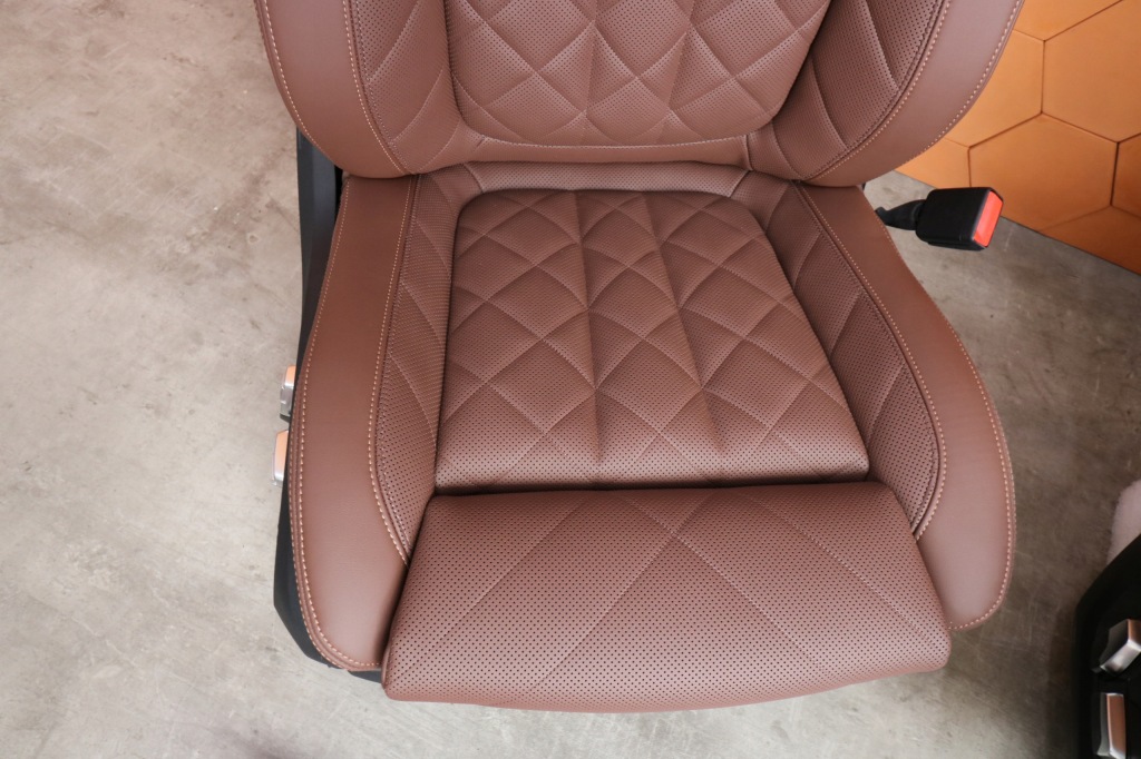 фото №10, Bmw x7 g07 lci салон сиденья заднее сиденье обшивки туннель 3 ряды вентиляция coffee