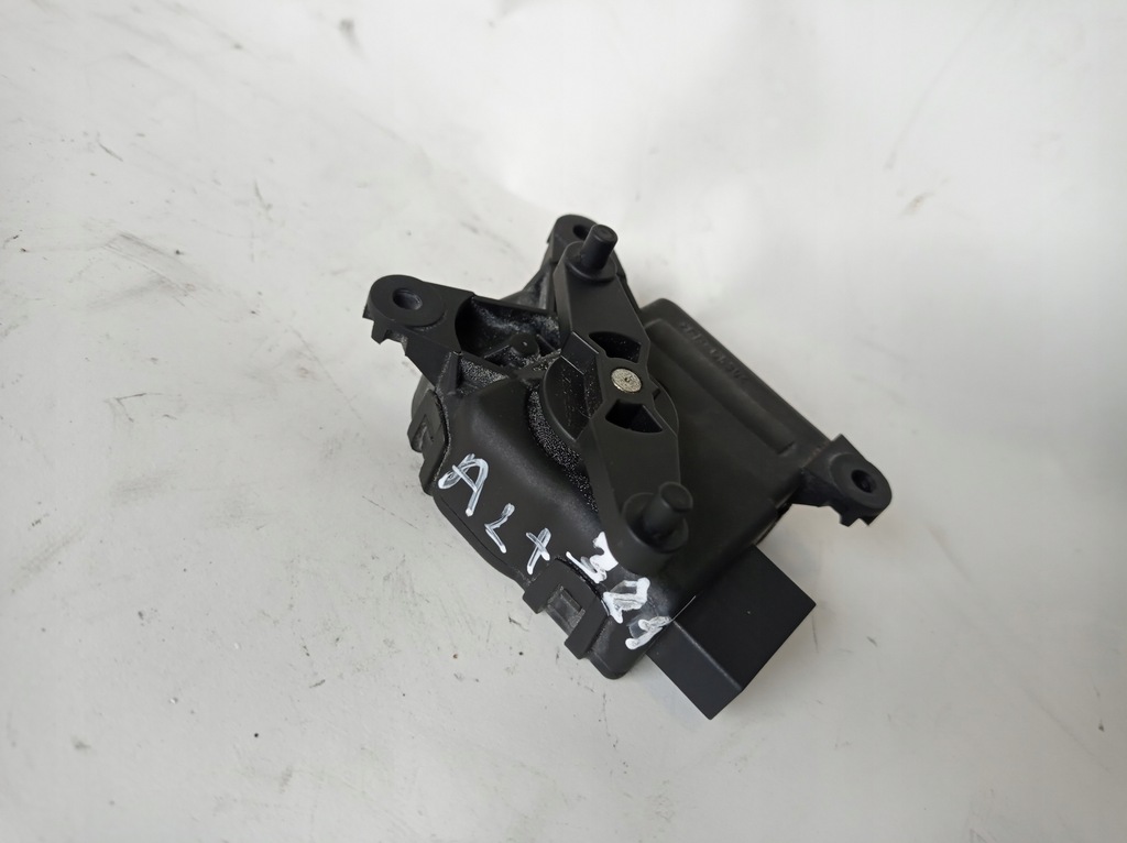 фото №5, Моторчик отопителя opel corsa c 6nn008298-02