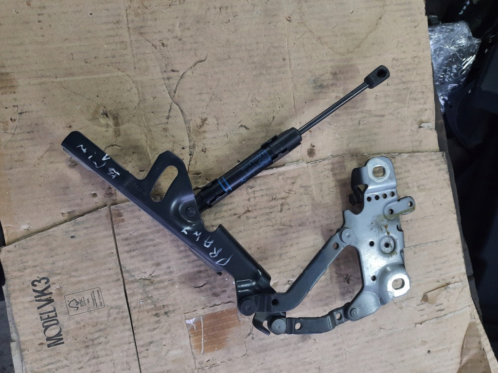 Купить Bmw 1 f20 f21 f22 f23 lift 18r. петля капот привод левый правый schwarz ii