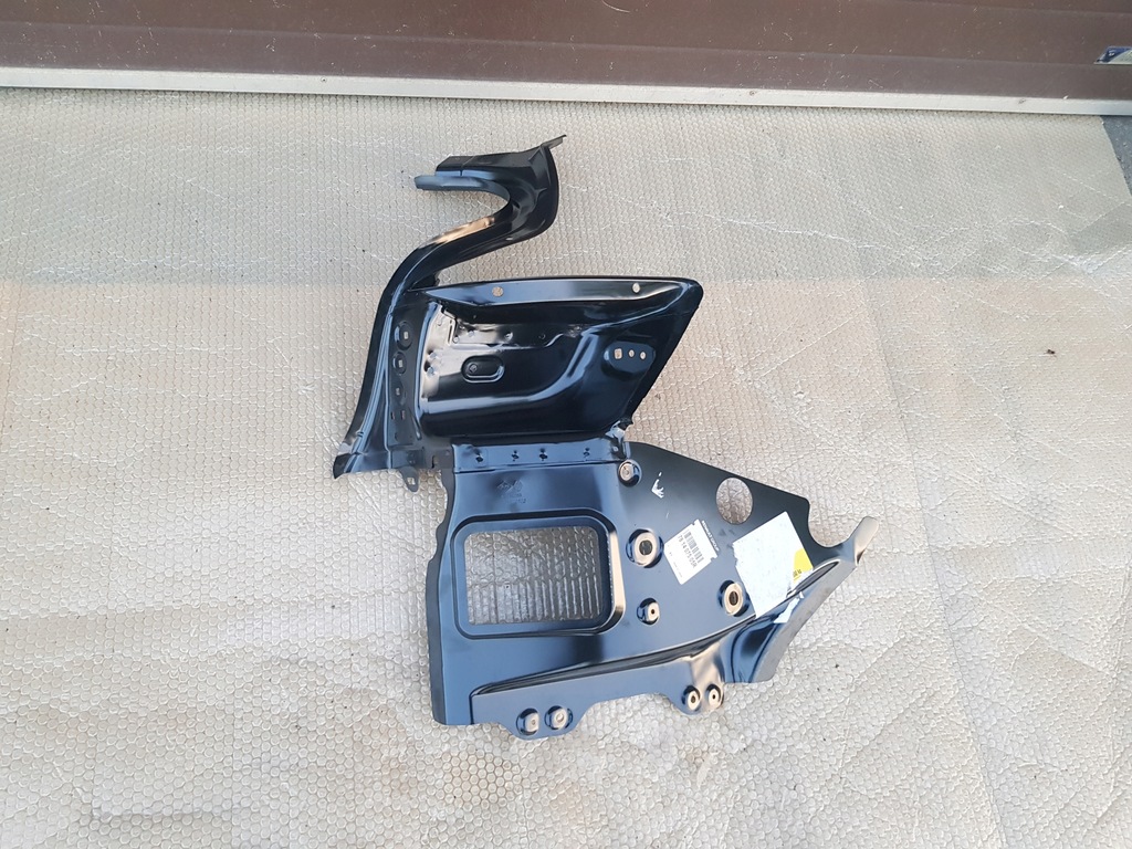 фото №1, Renault megane iv sedan панель фари поперечина задня правий