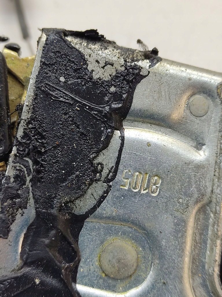 Купити Bmw 7 e32 1993 замок двері задніх 810578