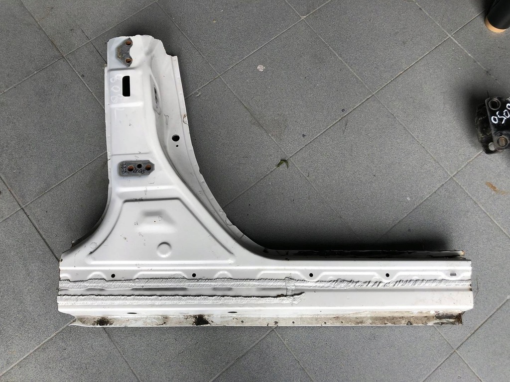 фото №1, Corolla e21 2018- блок двигателя b порог левый kombi