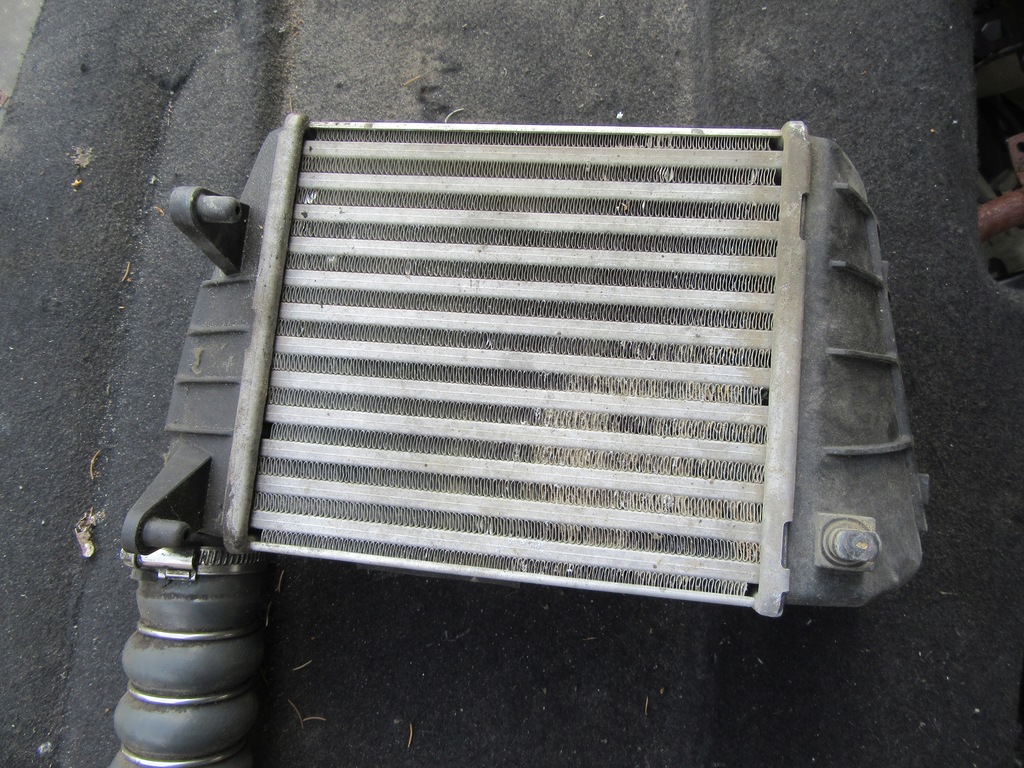 фото №1, Audi a4 b7 3.0 tdi интеркулер 8e0145806l