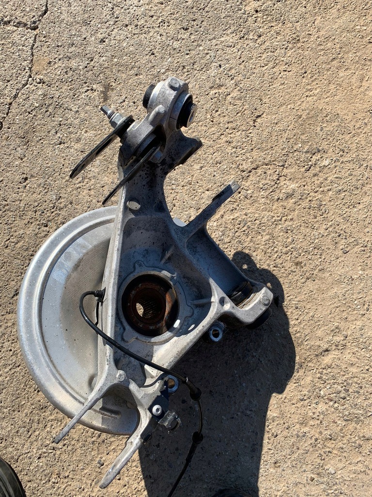 фото №3, Поворотный кулак задняя discovery v l462 2.0 4x4