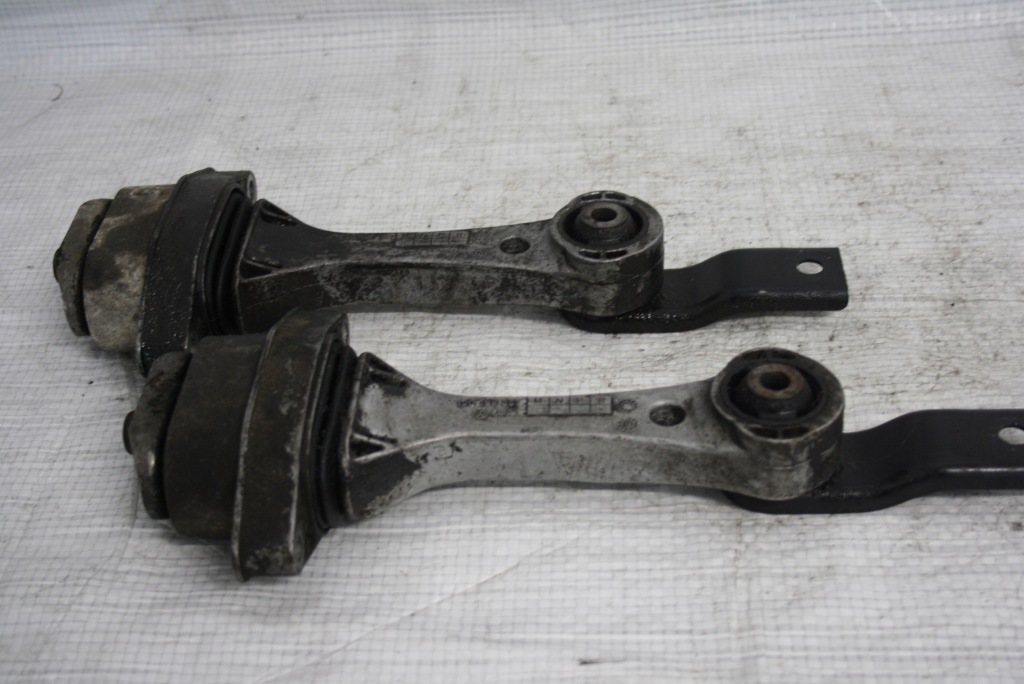 фото №8, Кронштейн кронштейн двигателя коробки vw audi 1j0199851 m