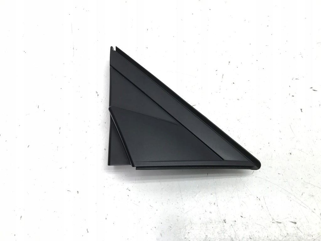 фото №1, Toyota bz4x 2023 треугольник заглушка наружная крыла правый перед передняя