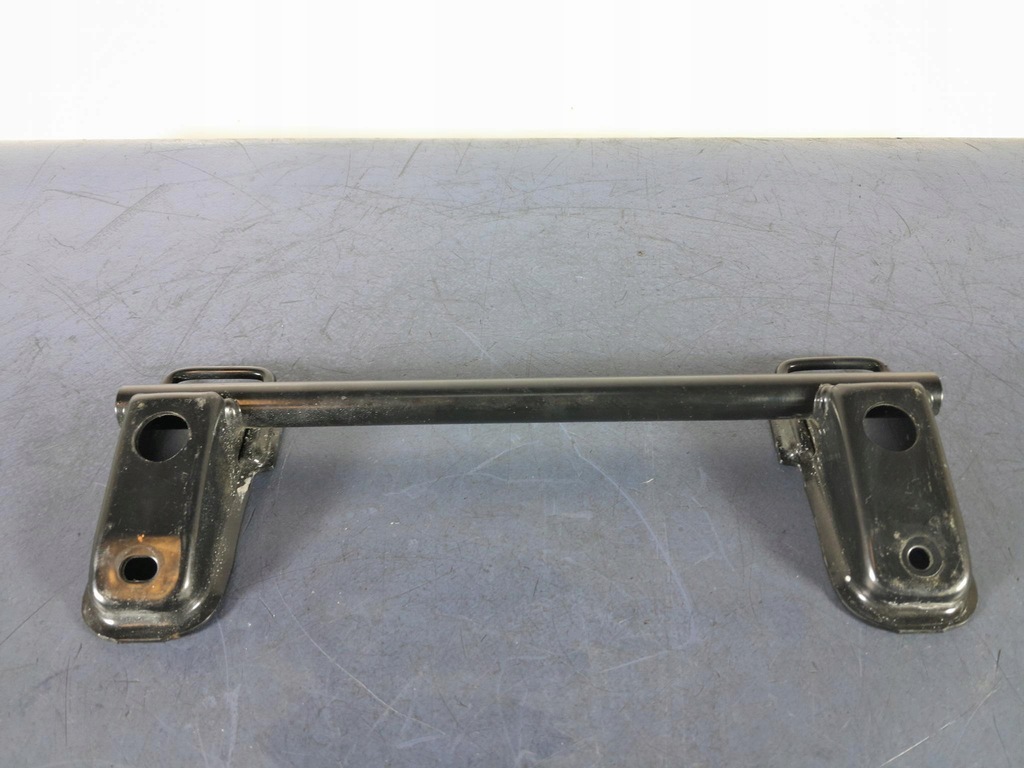 фото №1, Toyota avensis t27 kombi кронштейн isofix