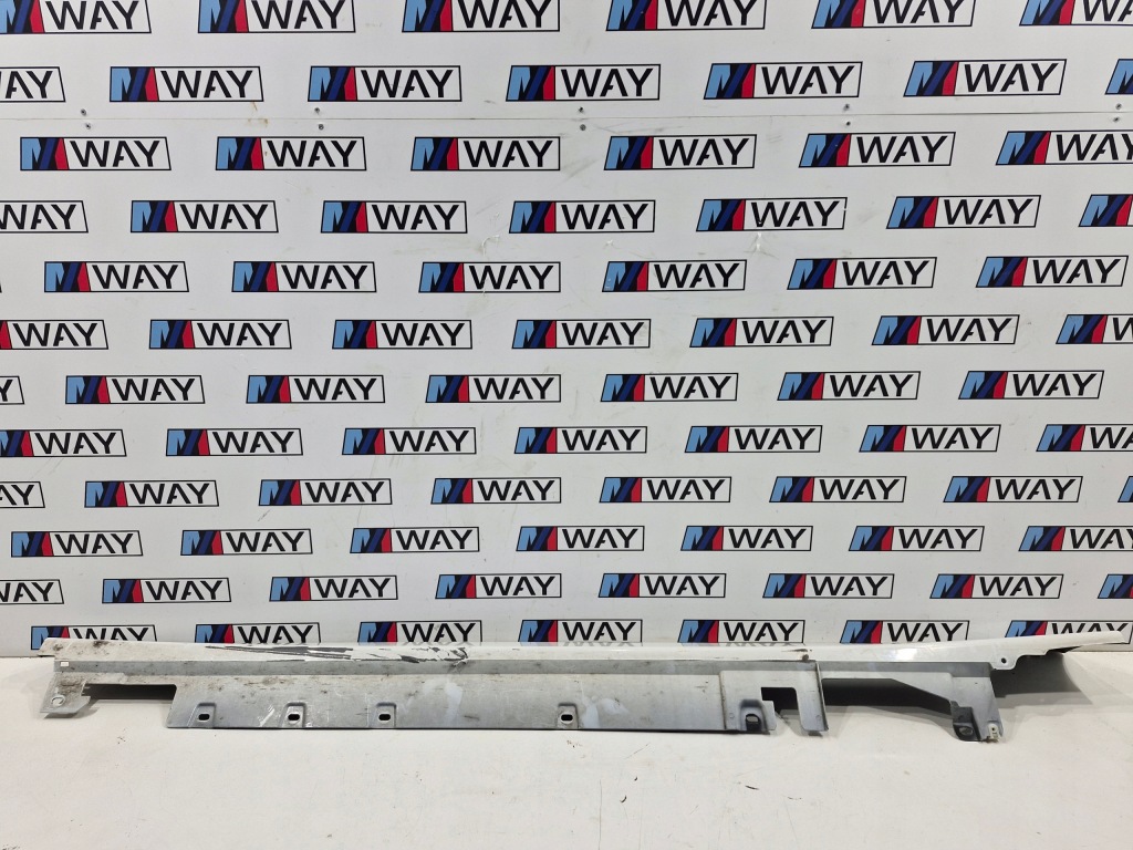 фото №1, Bmw 1 f40 накладка молдинг порог левая a300 alpinweiss