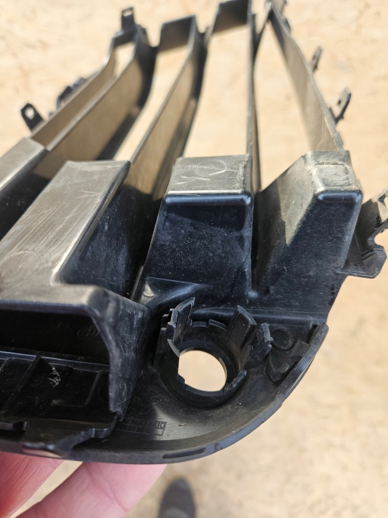 Решітка бампера перед ліва bmw x2 f39 7429015 Оригінал