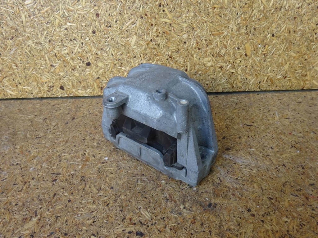 фото №9, Audi tt 8j 2.0 tfsi bwa 06-14 кронштейн подушка двигателя 8j0199262