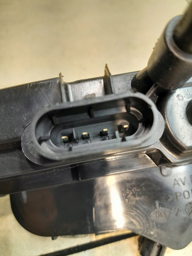 фото №9, Замок двері правий перед scenic ii 4 pin