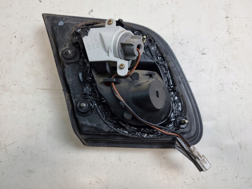 фото №8, Лампа задняя правая w крышка lift 3d оригинальный номер ba75eb18 nissan almera n15