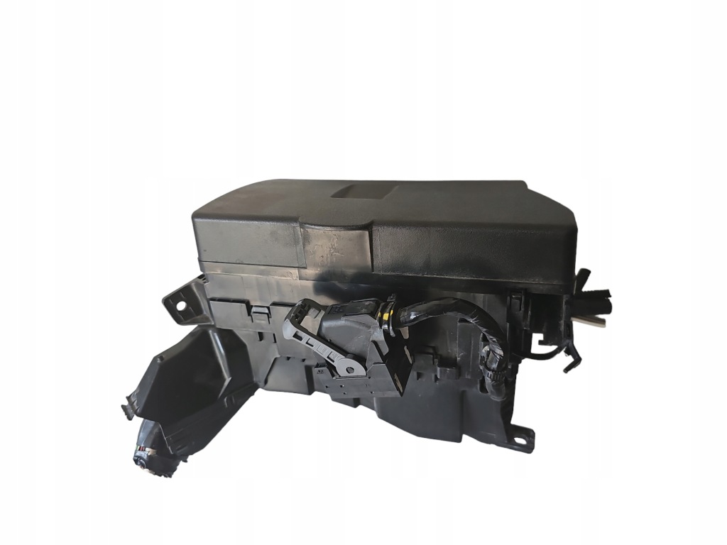 Купити Коробка запобіжників avensis t27 82111-05x60