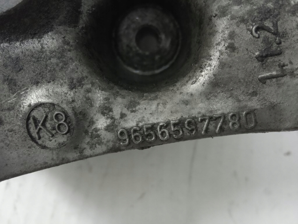 Ford s-max mk1 2.2 tdci 06-10r. - кронштейн двигателя в Украине