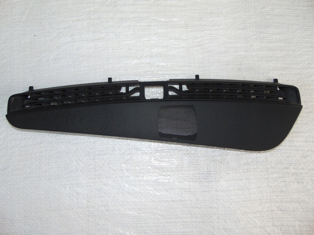 фото №1, Audi a3 8v решітка динаміка консолі 8v1819635c