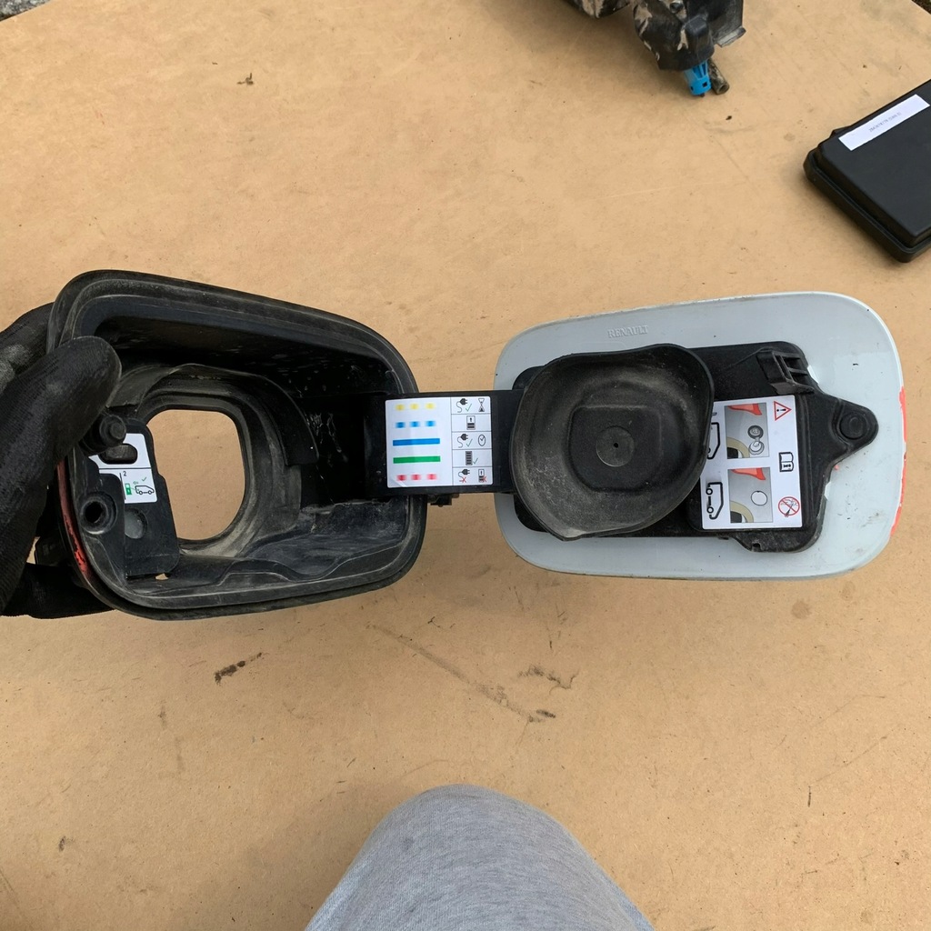 фото №5, Renault megane iv kombi 1.6 e-tech гибрид крышка зарядки 781206738r