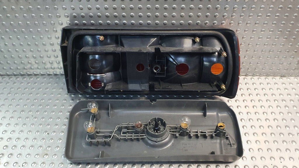 фото №7, Лампа задняя левая bmw 3 e30 1386937 82-