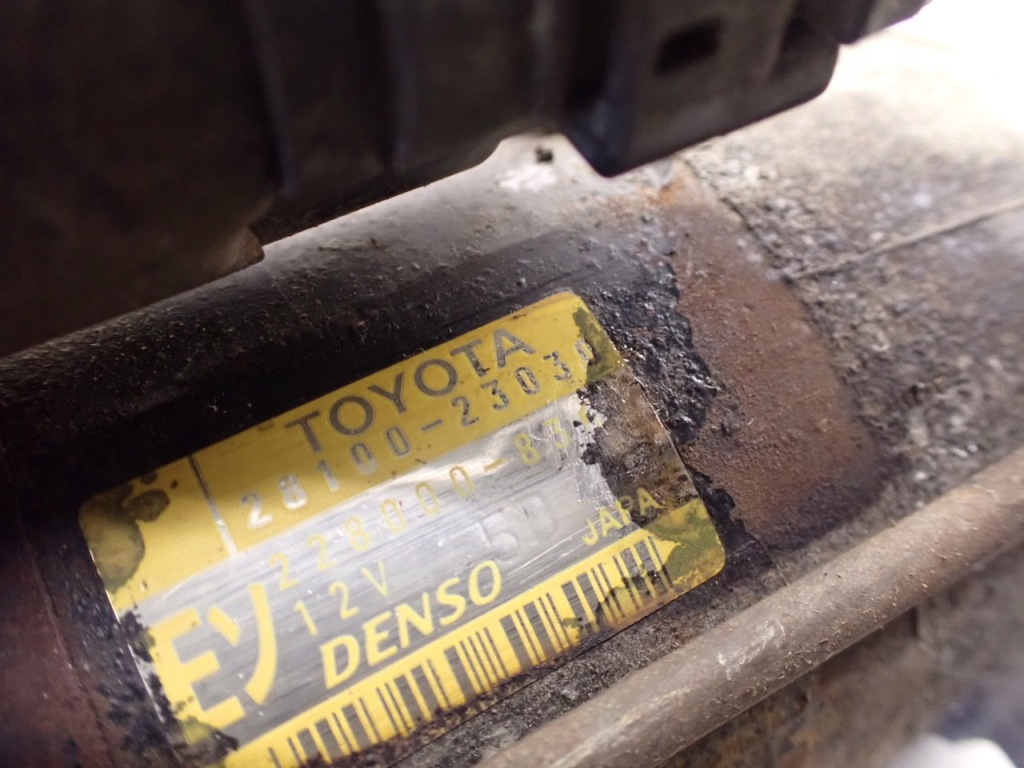 Стартер toyota yaris 1 рестайлинг  28100-23030 с Разборки