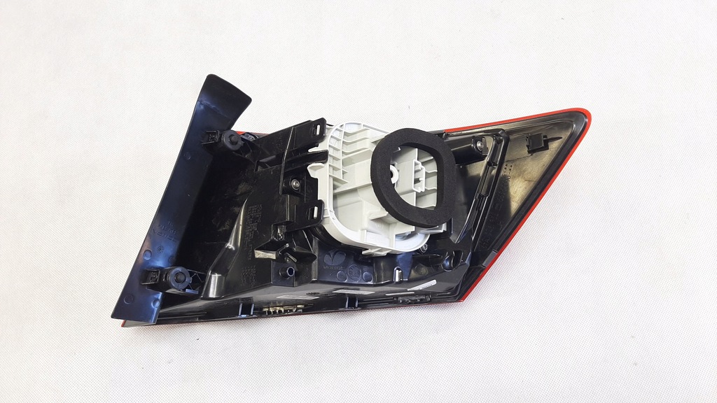 фото №16, Skoda karoq лампа ліва задня задня 57a945207