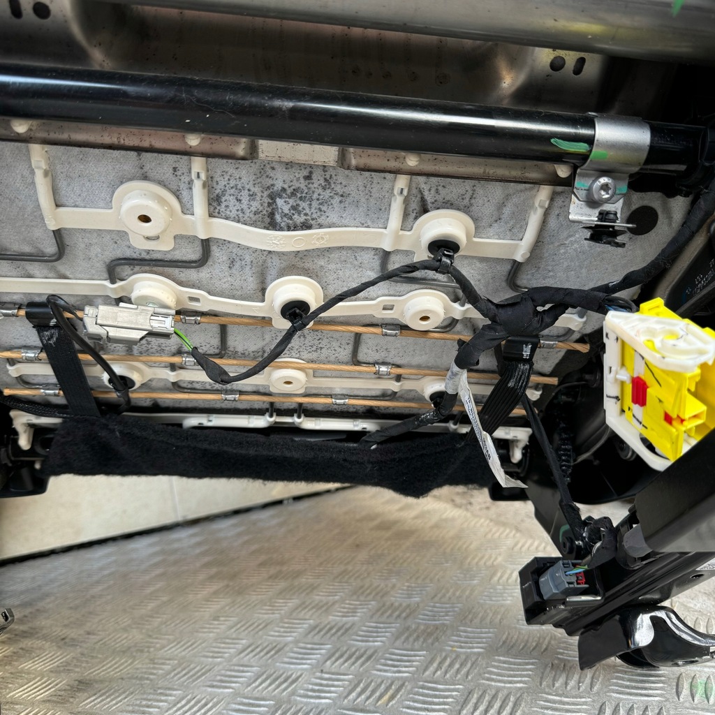 фото №9, Сиденья заднее сиденье полукожа комплект jeep compass ii 2019 rok