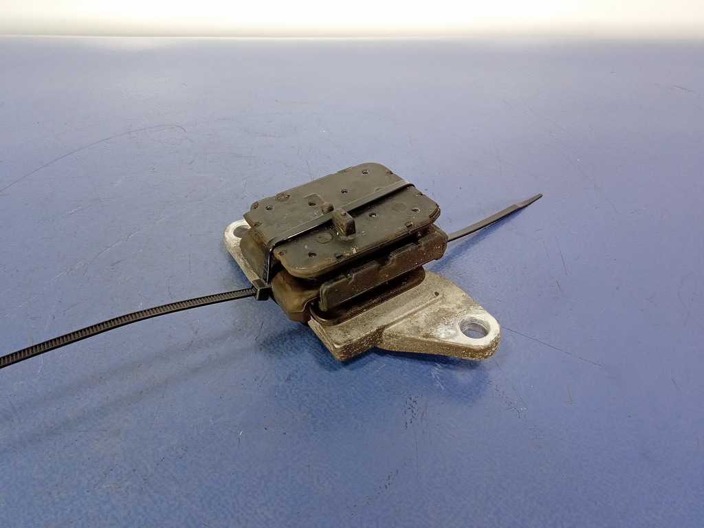 фото №6, Volvo s90 ii t6 2.0t 320km awd кронштейн рессора задняя