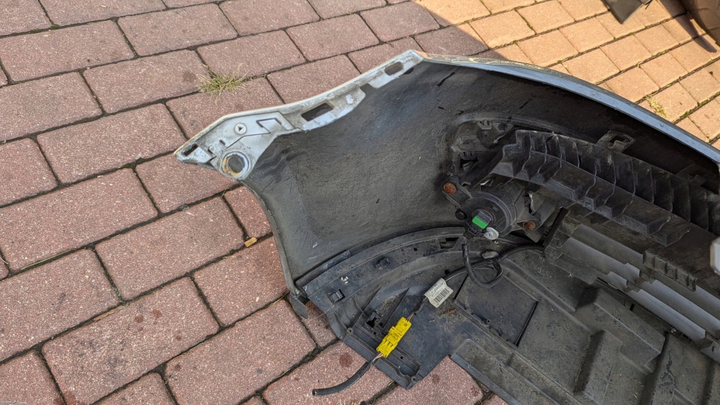 фото №9, Бампер передний перед renault clio iii 195