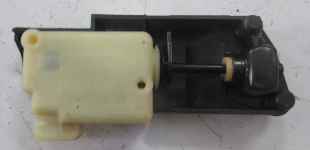 фото №2, Volvo v70 ii привод крышка заливной топлива