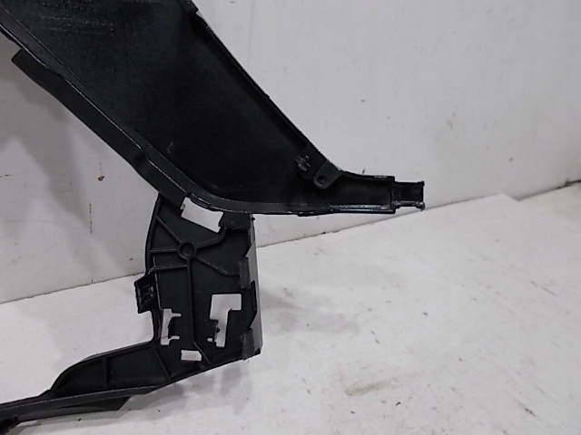 фото №8, Audi оригинальный номер 81a807437c уголок бампера