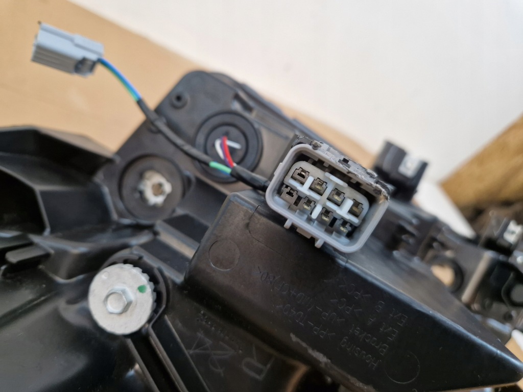 Suzuki vitara 3 3 рестайлінг  18- фара правий фара правий full led 100-7r016 Київ