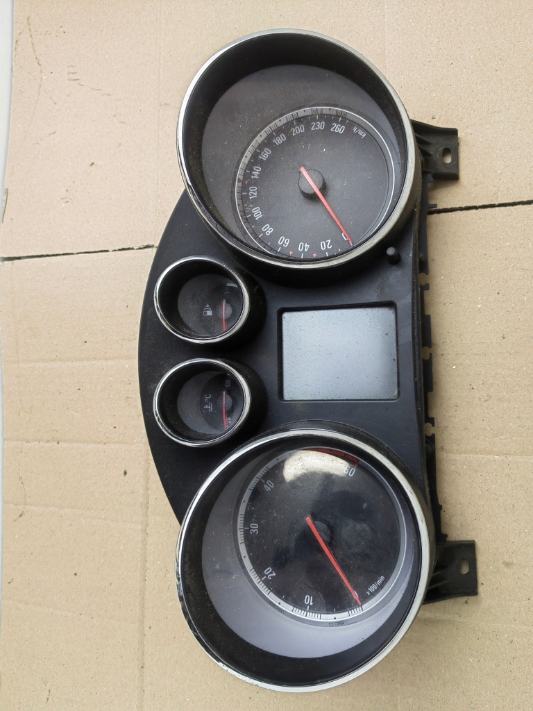 Купити Панель приборів opel insignia a 2.0cdti 12844138