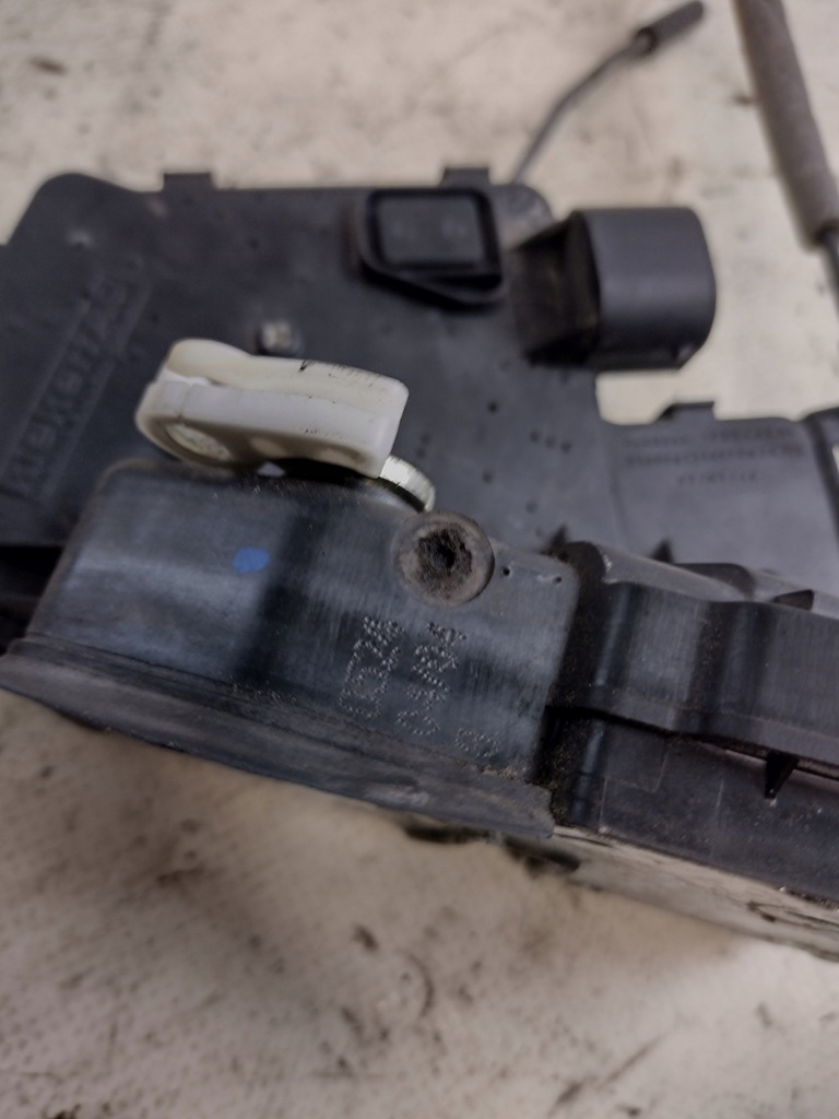 фото №8, Замок дверь правый задний bmw e46 sedan 7pin