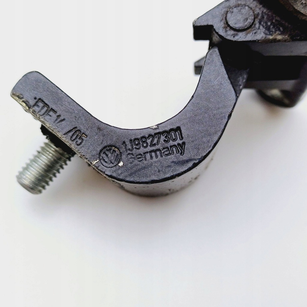 Петля петли крышки багажника комплект vw touran i lak: lc9z 1j9827301 nr49 Цена