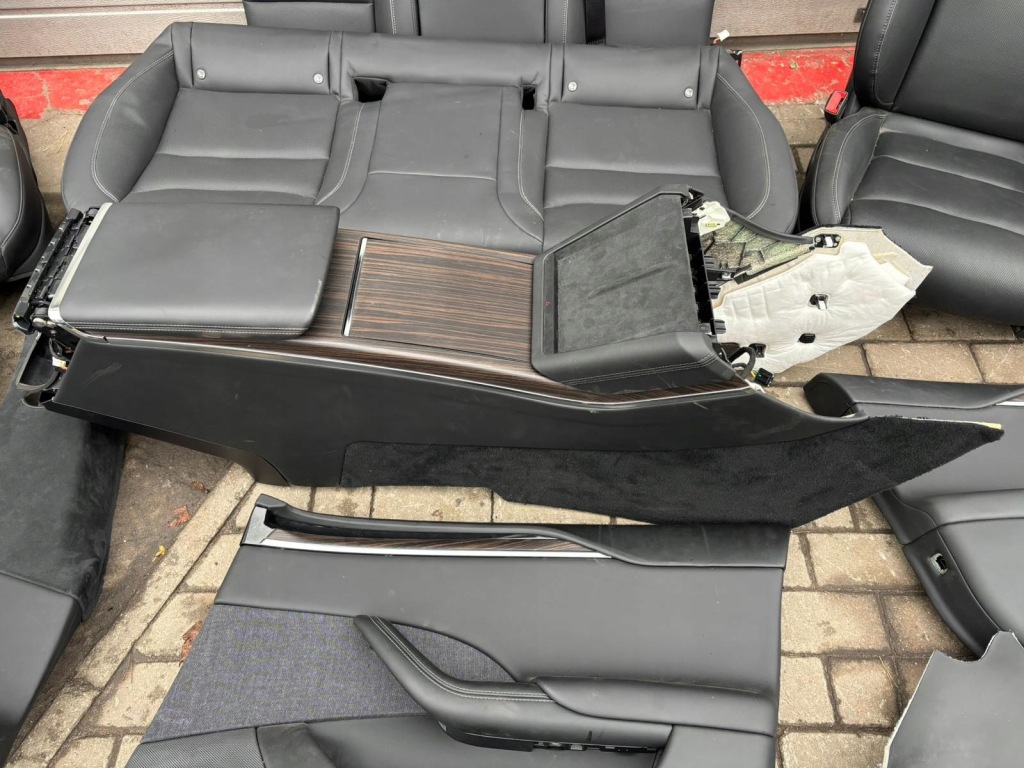 Tesla model 3 s plaid 2021r. сидіння сидіння шкіра салон eu. комплектна в Україні