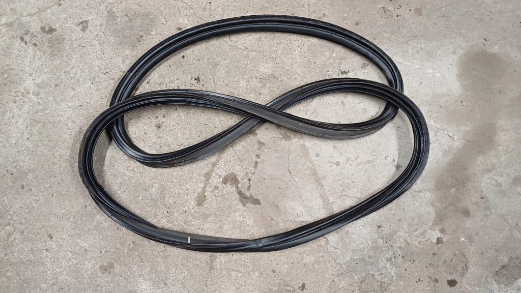 фото №1, Hyundai i10 07-13 прокладка крышки багажника