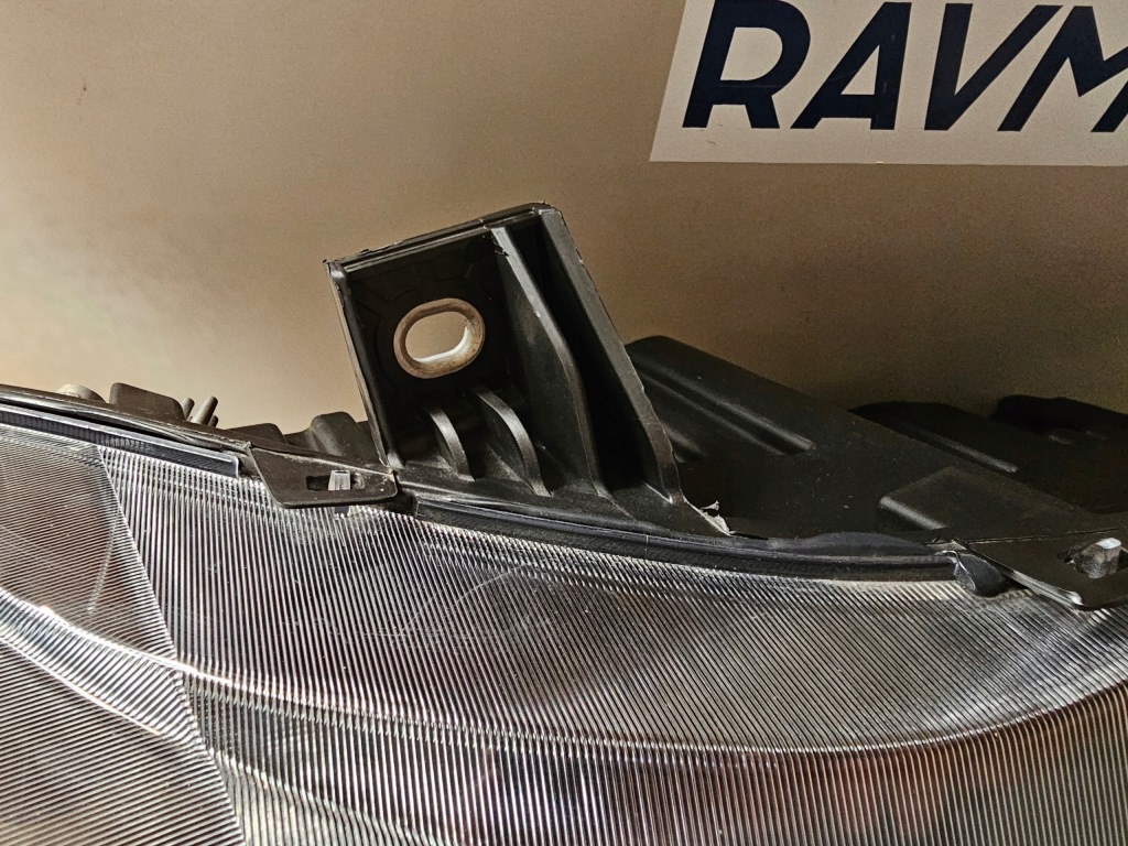 Фара передня правий правий перед iveco stralis s-way звичайна led 58029055180 Київ