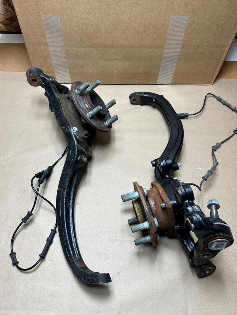 фото №1, 2015 challenger 6.2 hellcat widebody поворотный кулак перед передняя левая ступица