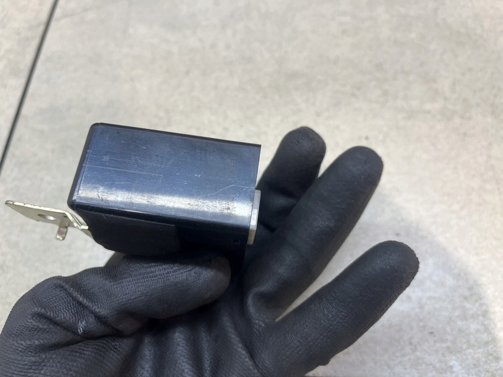 фото №9, Блок керування дзеркал kia sorento i 2.5 crdi 935713e000