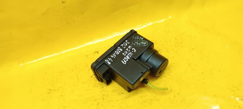 фото №10, Помпа центрального замка mercedes-benz оригинальный номер 2028001448